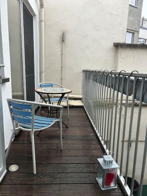 Down Town Spacious Duplex With Private Parking & Game Room 布鲁塞尔 外观 照片