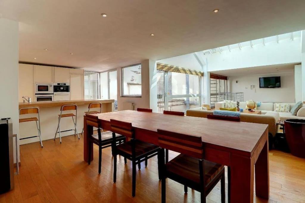 Down Town Spacious Duplex With Private Parking & Game Room 布鲁塞尔 外观 照片
